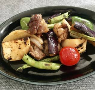 ピーマンと豚肉の黒酢炒め