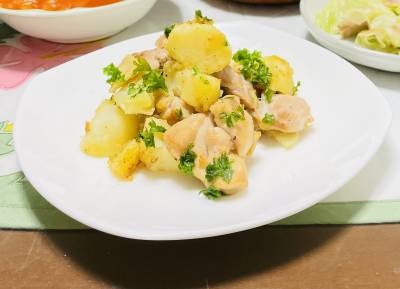 新じゃがと鶏肉のにんにく炒め