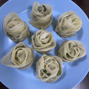 黄にらのロールギョーザ