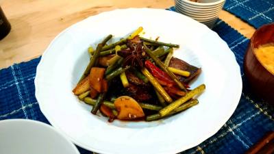 ぶりの甘辛煮込み