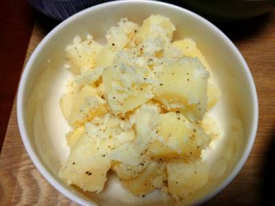 チーズ味の粉ふきいも