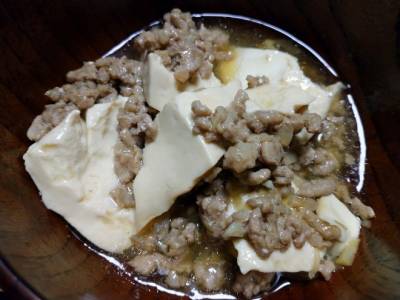 豆腐とひき肉の煮物