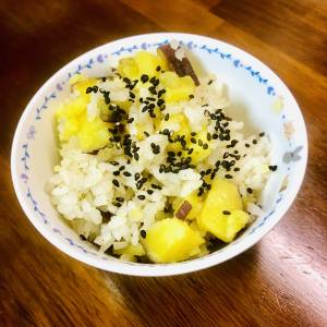 さつまいもご飯