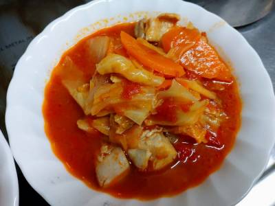 トマトとチキンの煮込み