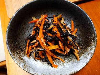 ごぼうとひじきのきんぴら