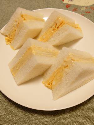 厚焼き卵のサンドイッチ
