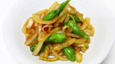 たまねぎとししとうのきんぴら