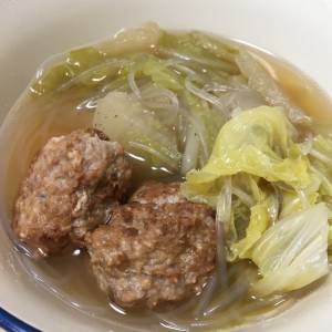 白菜とげんこつだんごの煮込み
