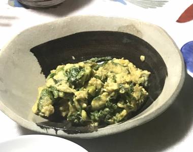 セロリの葉と卵の炒め物