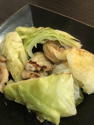 鶏とキャベツの塩蒸し焼き