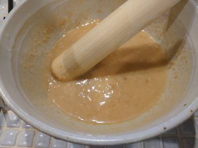 白菜と豚バラ肉のにんにくみそ鍋