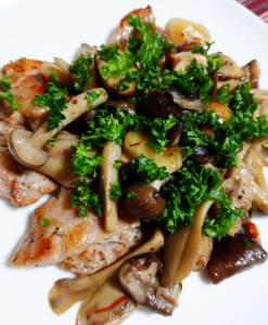 ポークソテーのきのこソース