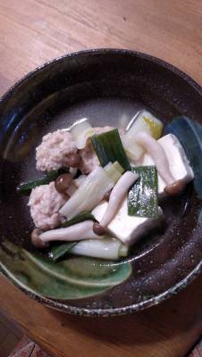 鶏だんごと焼きねぎのスープ煮