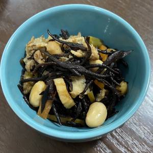 ひじきと豚バラ肉の煮物