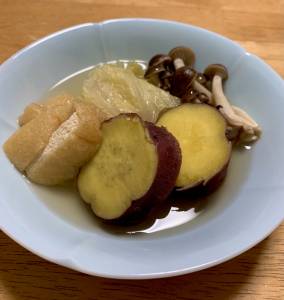さつまいもと油揚げの煮物