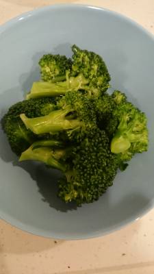 ゆでブロッコリ
