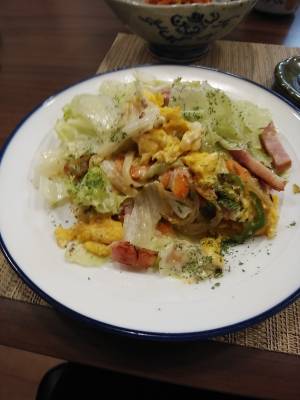 レタスとベーコンの”彩り”マスタードマヨ