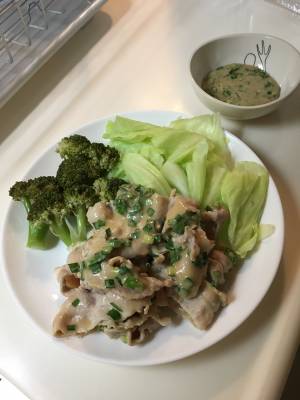 豚しゃぶ にらチーズだれ