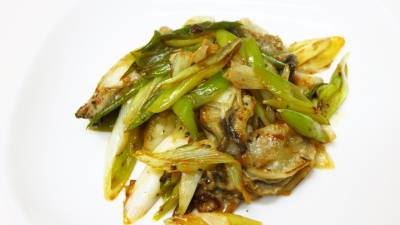 ねぎとかきのバターじょうゆ炒め