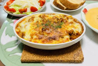 白菜とごぼうのミートソースグラタン