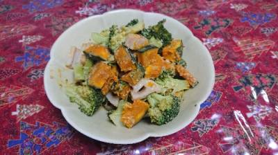 ブロッコリとたたきれんこんのアーモンドみそあえ