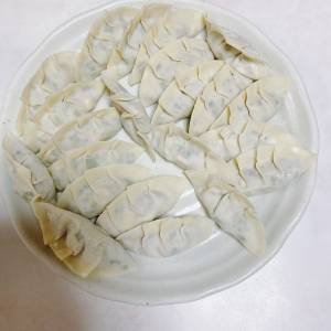 豚肉の水ギョーザ