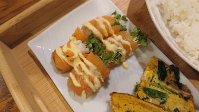 長芋のスモークサーモン巻き