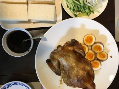 丸鶏の中華風しょうゆ煮～油鶏（ヤオカイ）～