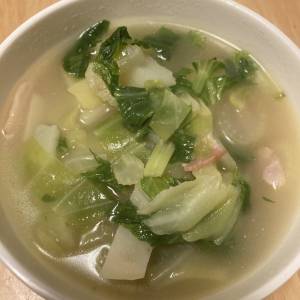 キャベツとじゃがいものスープ