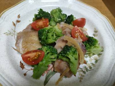 ブロッコリーと鶏肉の塩レモン蒸し