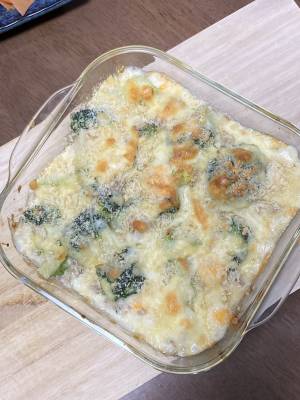 ブロッコリーと豚ひき肉のグラタン
