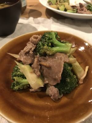 ブロッコリと牛肉のオイスターソース炒め