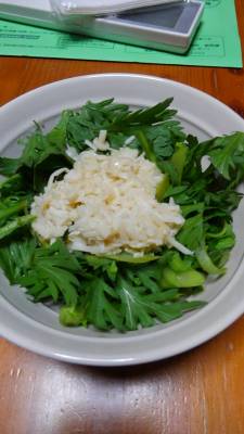 えのきドレッシングの春菊サラダ