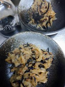 切り干しとひじきのそぼろ炒め煮