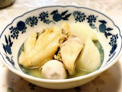 骨付き鶏の韓国風水炊き