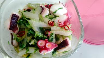 セロリとたこのピリ辛炒め