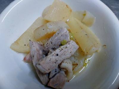 焼き大根と豚肉のスープ煮