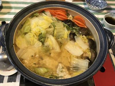 だしが決め手の鶏つくね鍋