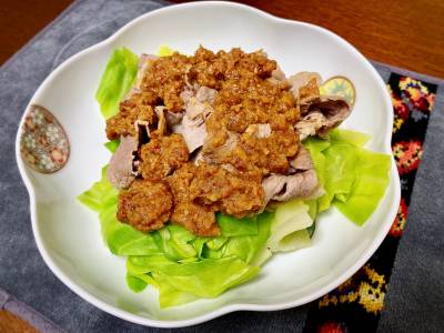 キャベツと豚肉のごまみそあえ