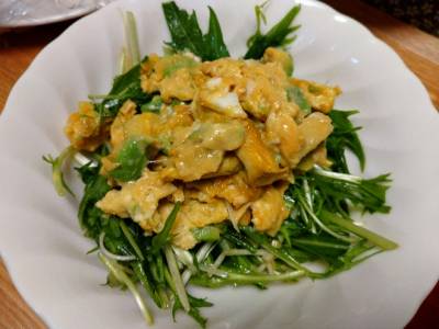 アボカドとふわとろ卵のサラダ