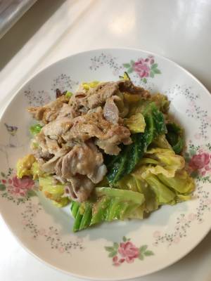 キャベツと豚肉のごまみそあえ