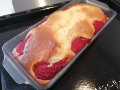 いちごの生パウンドケーキ