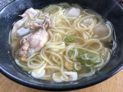 骨付き鶏の韓国風水炊き