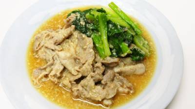 豚肉と小松菜のごま煮