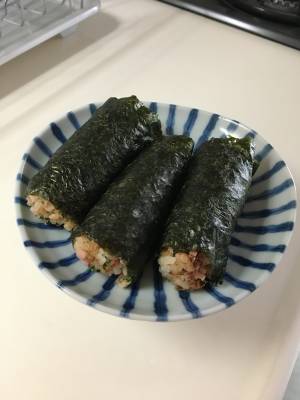 ハムおかかおにぎり