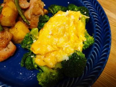 焼きブロッコリーのホットサラダ