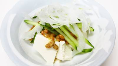 豆腐と納豆のサラダ