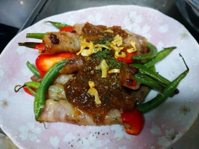 パプリカの肉巻き焼き ガーリック風味