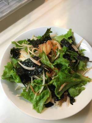 サニーレタスとたまねぎのサラダ