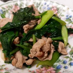 たっぷりほうれんそうと豚肉のピリ辛蒸し